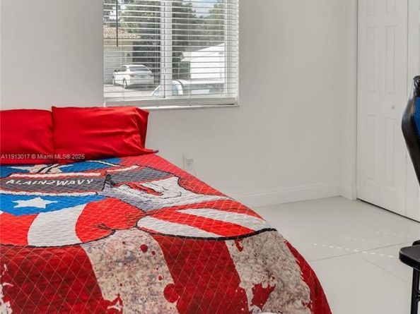 15309 SW 183rd Ter, Miami FL 33187