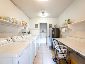 3090 NE 48th St 7, Fort Lauderdale FL 33308