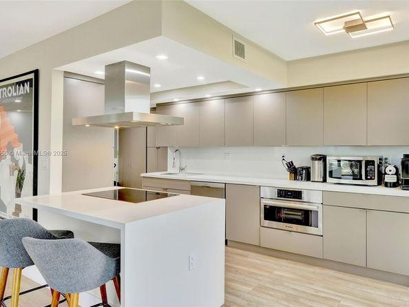 1121 Crandon Blvd E708, Key Biscayne FL 33149