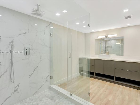 1121 Crandon Blvd E708, Key Biscayne FL 33149