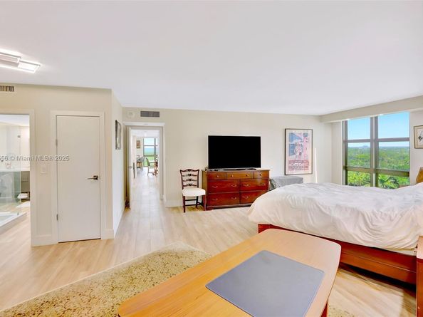 1121 Crandon Blvd E708, Key Biscayne FL 33149