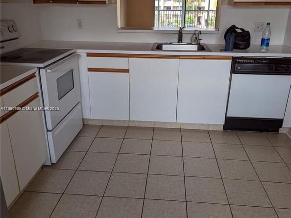 12701 SW 14th St 308J, Pembroke Pines FL 33027