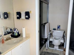 12701 SW 14th St 308J, Pembroke Pines FL 33027