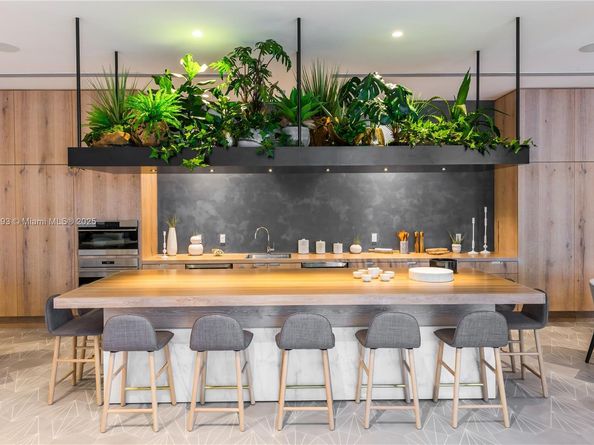 2821 S Bayshore Dr LPHD, Miami FL 33133