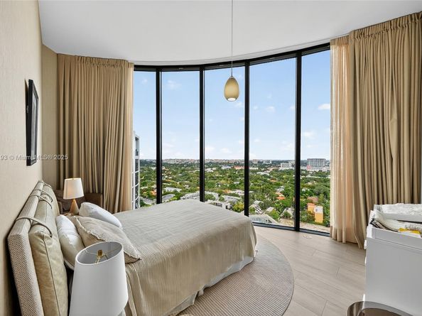 2821 S Bayshore Dr LPHD, Miami FL 33133