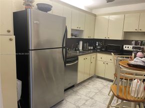 20100 W Country Club Dr 507, Aventura FL 33180