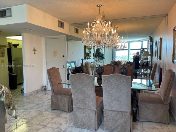 20100 W Country Club Dr 507, Aventura FL 33180