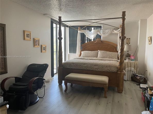 20100 W Country Club Dr 507, Aventura FL 33180