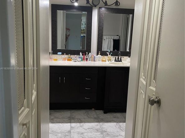20100 W Country Club Dr 507, Aventura FL 33180