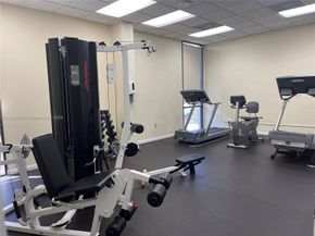 20100 W Country Club Dr 507, Aventura FL 33180