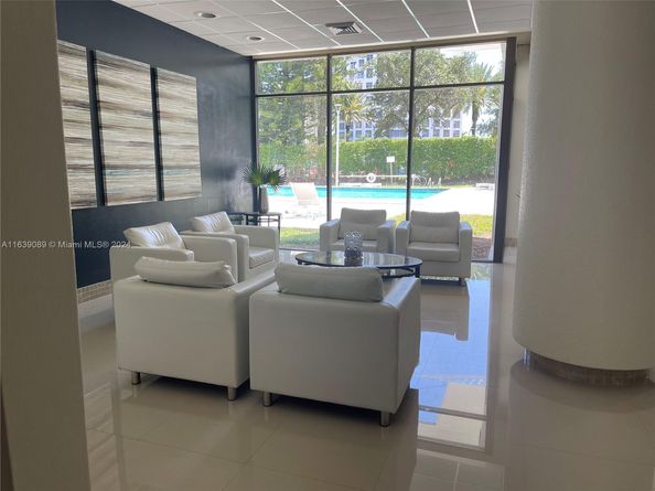 20100 W Country Club Dr 507, Aventura FL 33180