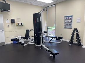 20100 W Country Club Dr 507, Aventura FL 33180