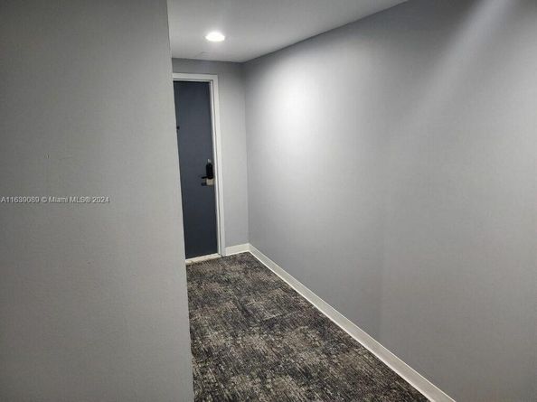 20100 W Country Club Dr 507, Aventura FL 33180