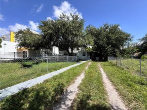 1613 NW 45th St, Miami FL 33142