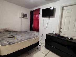 1613 NW 45th St, Miami FL 33142