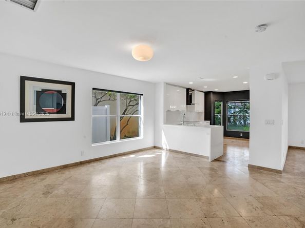 4917 SW 32nd Way, Hollywood FL 33312