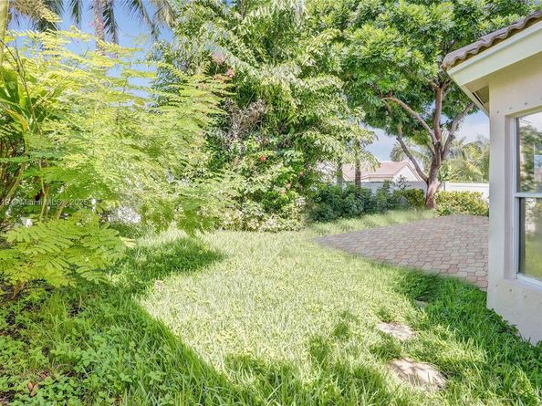 4917 SW 32nd Way, Hollywood FL 33312
