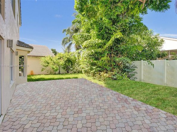 4917 SW 32nd Way, Hollywood FL 33312