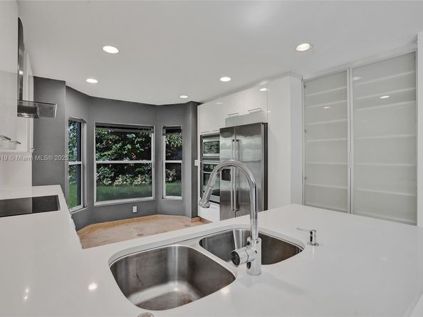 4917 SW 32nd Way, Hollywood FL 33312