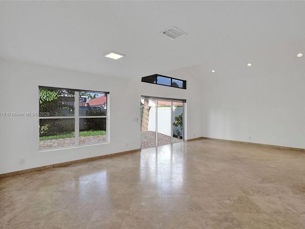 4917 SW 32nd Way, Hollywood FL 33312