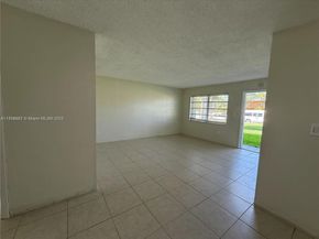 70 NE 202nd Ter T7, Miami Gardens FL 33179