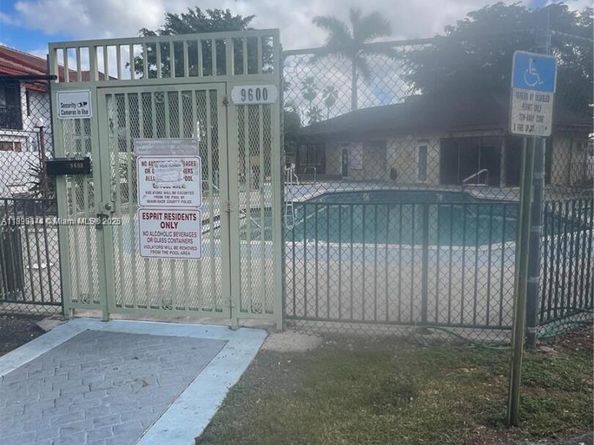 Undisclosed Address #A11893144, Miami FL 33186