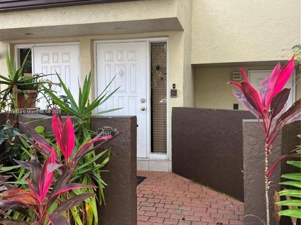 Undisclosed Address #A11893144, Miami FL 33186