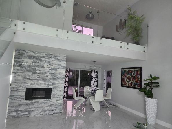 612 SW 179th Ave, Pembroke Pines FL 33029