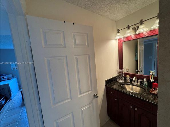 3650 Inverrary Dr 3YG, Lauderhill FL 33319