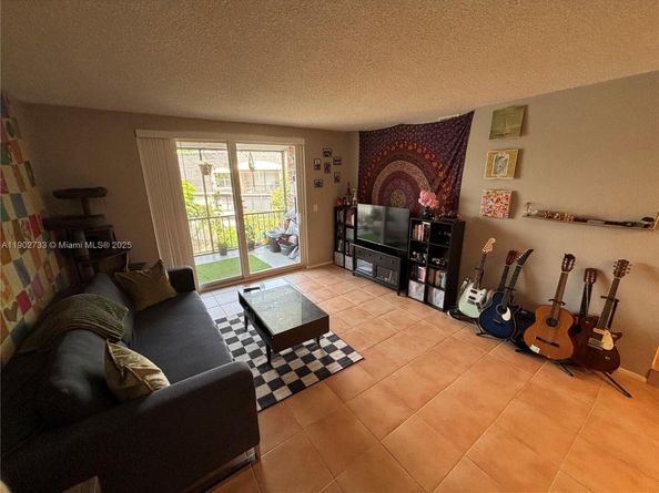 3650 Inverrary Dr 3YG, Lauderhill FL 33319