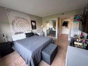 3650 Inverrary Dr 3YG, Lauderhill FL 33319