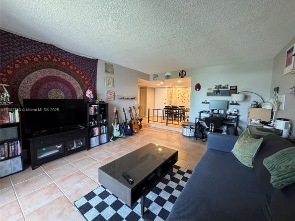 3650 Inverrary Dr 3YG, Lauderhill FL 33319