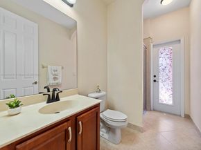 19165 N Gardenia Ave, Weston FL 33332