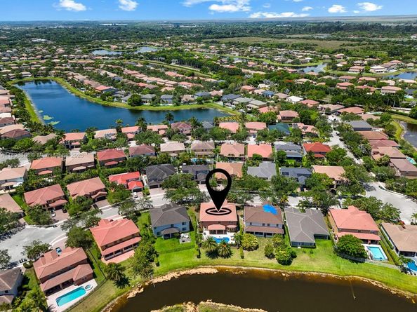 19165 N Gardenia Ave, Weston FL 33332