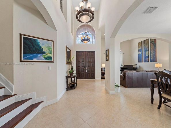 19165 N Gardenia Ave, Weston FL 33332
