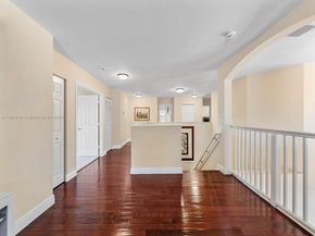 19165 N Gardenia Ave, Weston FL 33332