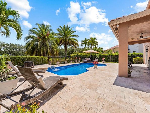 19165 N Gardenia Ave, Weston FL 33332