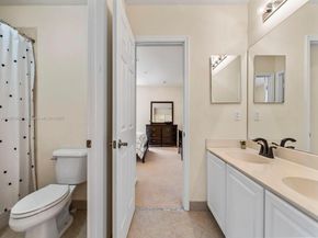 19165 N Gardenia Ave, Weston FL 33332