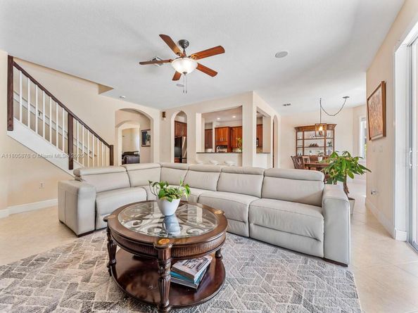 19165 N Gardenia Ave, Weston FL 33332
