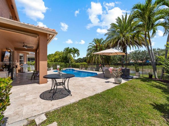 19165 N Gardenia Ave, Weston FL 33332