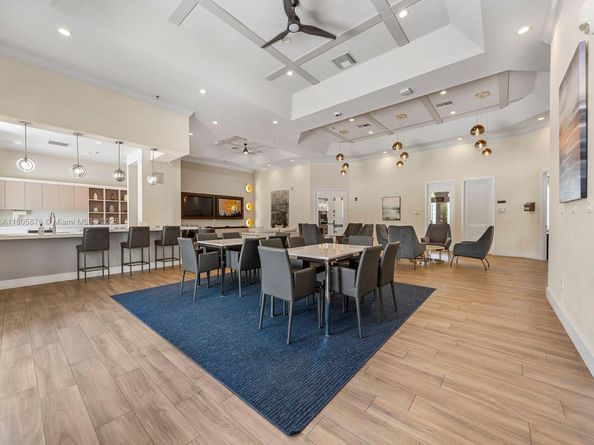 19165 N Gardenia Ave, Weston FL 33332