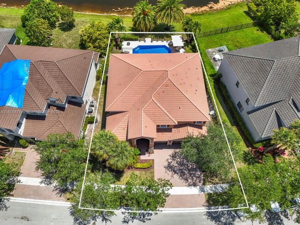 19165 N Gardenia Ave, Weston FL 33332