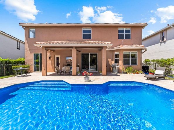19165 N Gardenia Ave, Weston FL 33332