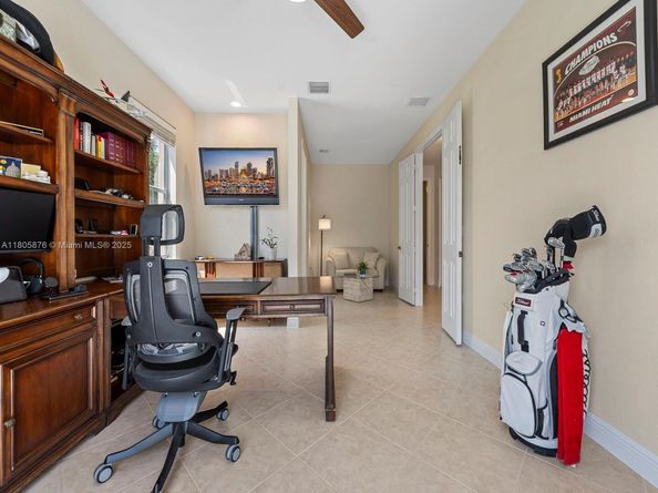 19165 N Gardenia Ave, Weston FL 33332