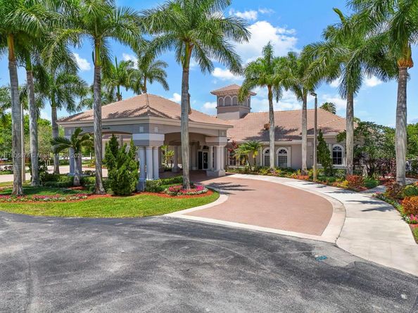 19165 N Gardenia Ave, Weston FL 33332