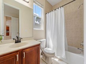 19165 N Gardenia Ave, Weston FL 33332