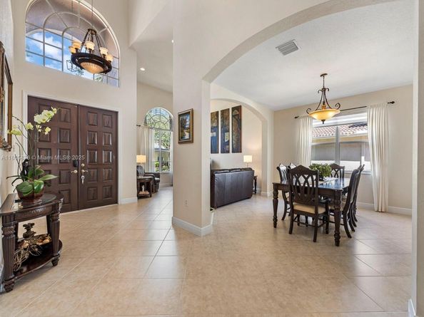 19165 N Gardenia Ave, Weston FL 33332