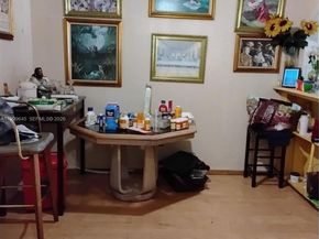 2124 NW 81st St, Miami FL 33147