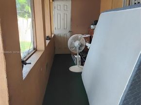 2124 NW 81st St, Miami FL 33147