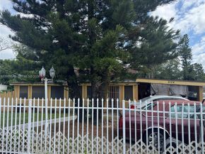 2124 NW 81st St, Miami FL 33147
